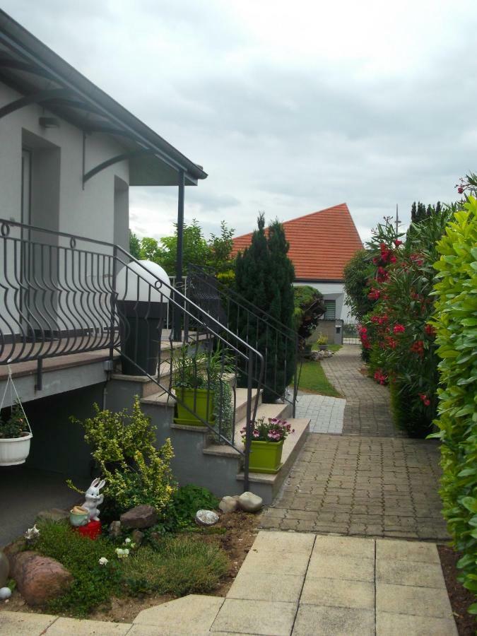 Eguisheim Village Prefere Des Francais Grand Studio Bagian luar foto